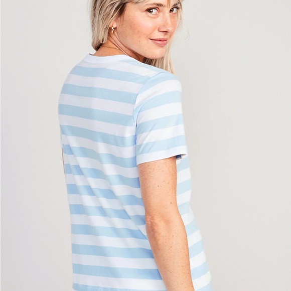 NWT OLD NAVY EveryWear Striped T-Shirt COLOR BLUE AND WHITE STRIPE - Picture 2 of 6